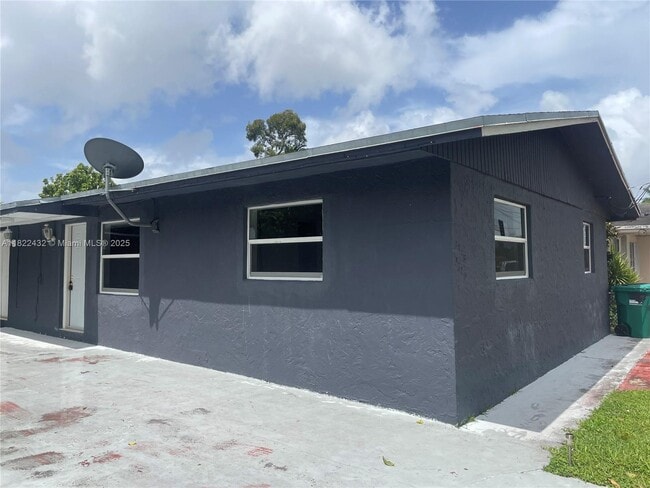Building Photo - 3338 NW 34th St