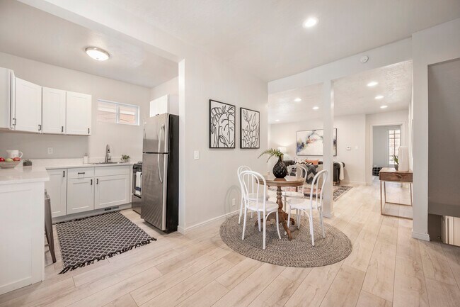 Building Photo - 1099 S 800 E