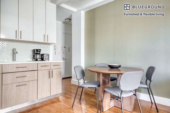 Foto del edificio - 212 W 91st St