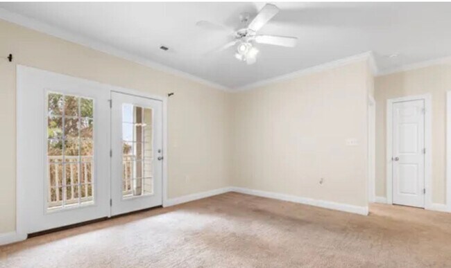 Foto del edificio - 2025 Silvercrest Dr