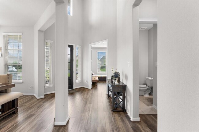 Building Photo - 32052 Autumn Orchard Ln