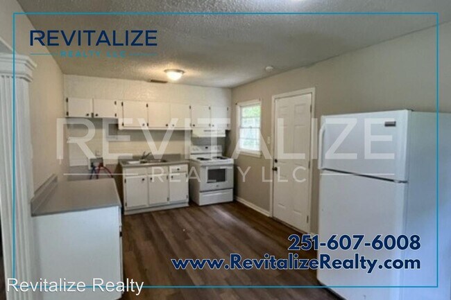 Building Photo - 3 br, 1 bath House - 1304 Amelia Ave