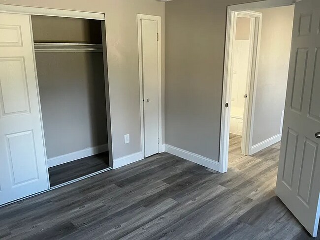 Foto del edificio - 10905 Mt Carmel Rd