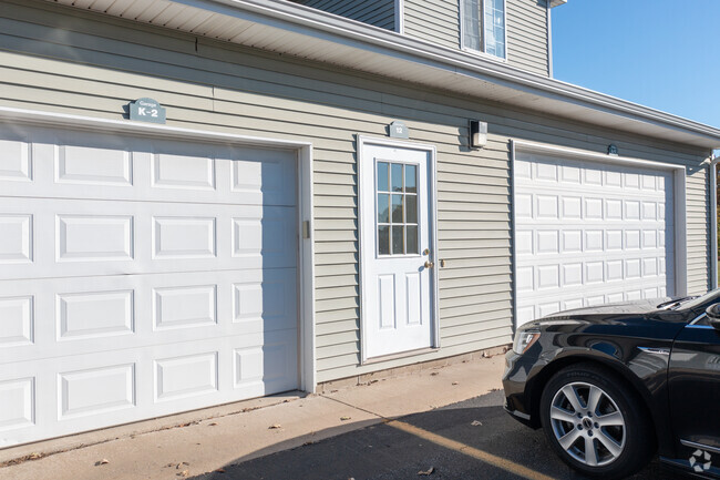 Entrance - 2411 Beech St