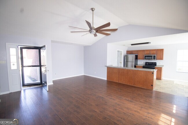 Foto del edificio - 8002 Ponderosa Pine Ave