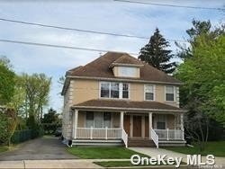 Foto del edificio - 143 Searingtown Rd