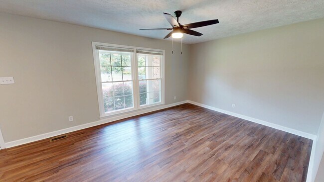 Building Photo - Remodeled 3 Bedroom Ranch with Fenced Backyard in Convenient Location