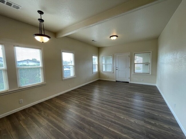 Foto del edificio - Charming Bungalow in Henderson Center!