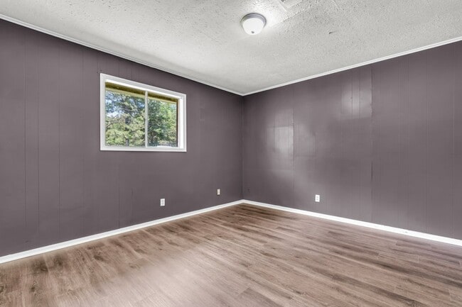 Building Photo - 325 Santa Anita Dr