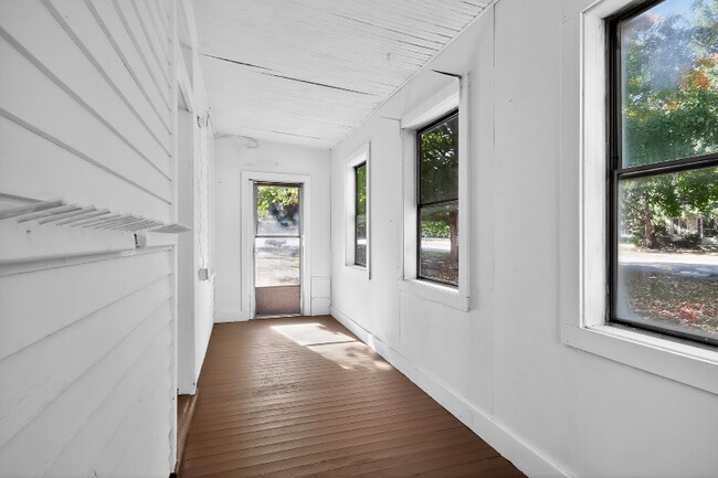 Foto del edificio - 313 N Washington St