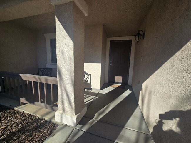 Foto del edificio - Beautiful 3BD 2BA home for rent in Hanford!