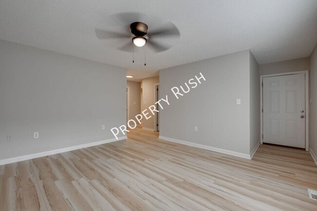 Building Photo - 340 Alpine Dr