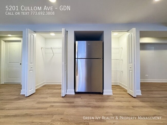 Building Photo - 5201 W Cullom Ave