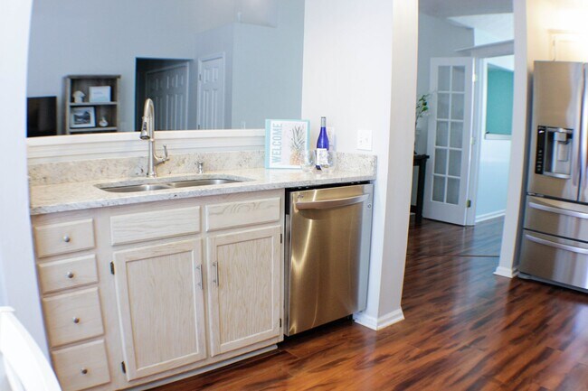 Foto del edificio - 7 Teakwood Dr