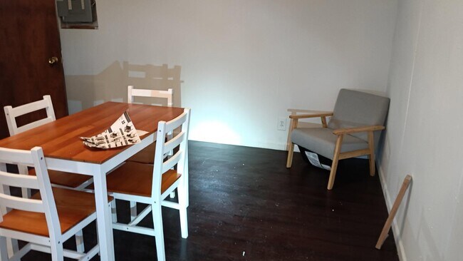 Unidad amueblada - 417 Ambridge Ave