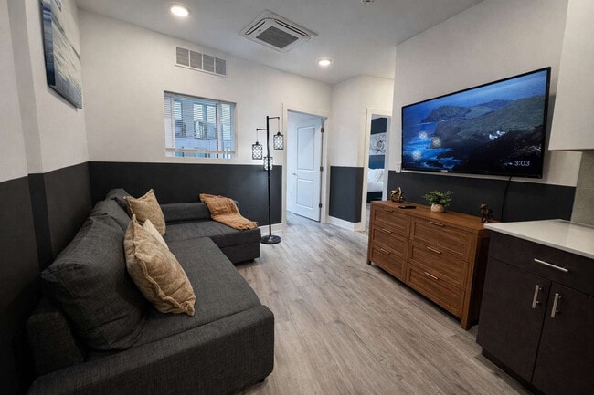 Foto del edificio - 1214 N American St