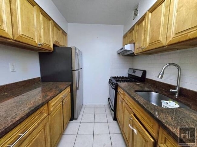 Building Photo - 62 STREET