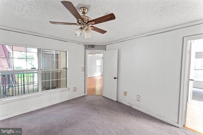 Foto del edificio - 1013 Fallcrest Ct
