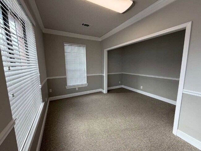 Foto del edificio - 4300 Bayou Blvd