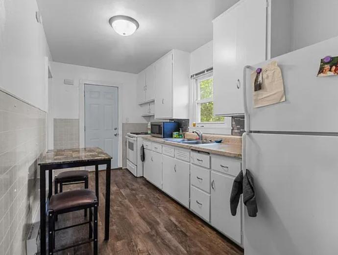 Foto principal - 805 N State St