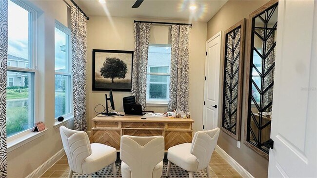 Foto del edificio - 16450 Hamlin Vw St