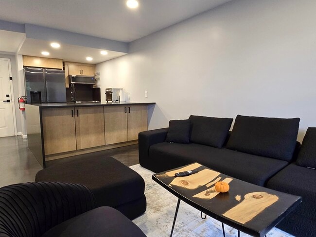 Building Photo - 55 Clinton Pl