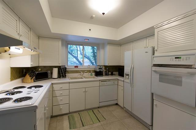 Building Photo - 10924 Palace Way