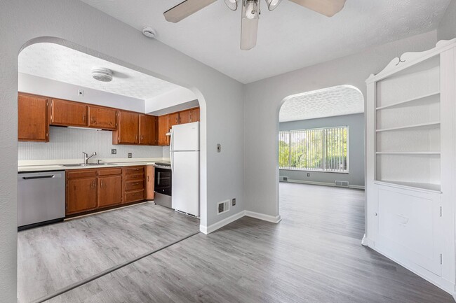 Building Photo - Beautiful Duplex