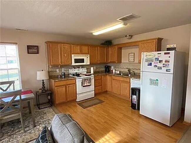Foto del edificio - 3130 SW Sharmin Ln