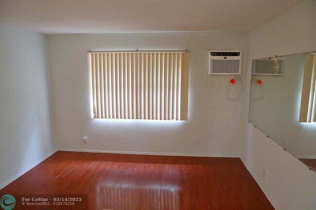 Foto del edificio - 5881 NE 18th Ave