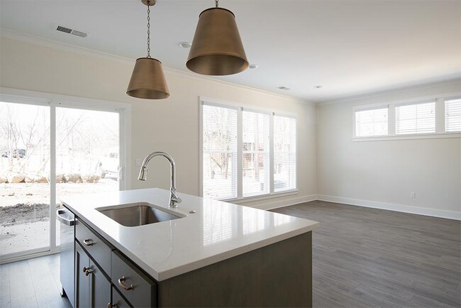 Building Photo - 7950 Greystone St