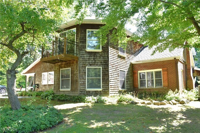 Foto del edificio - 2071 Dewey Rd