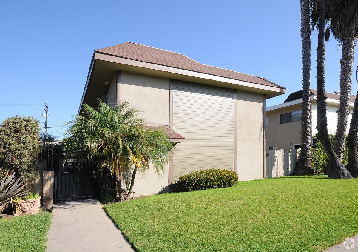 862868 Center St, Costa Mesa, CA 92627 Apartments in Costa Mesa, CA