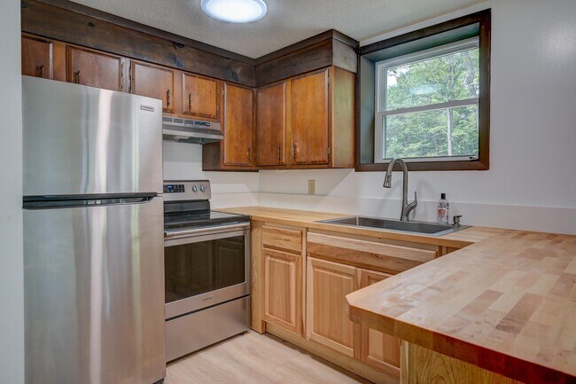 Foto del edificio - 12 Emery Ln