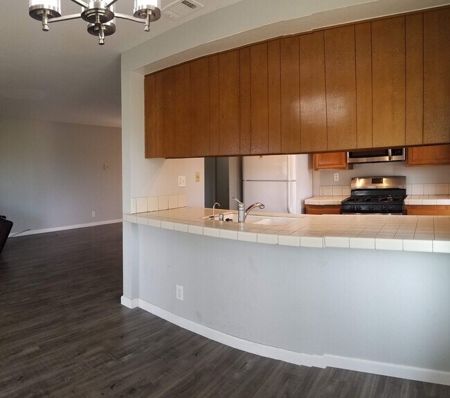 Building Photo - Spacious 3 bd/2ba 2 story Condo In San Marcos
