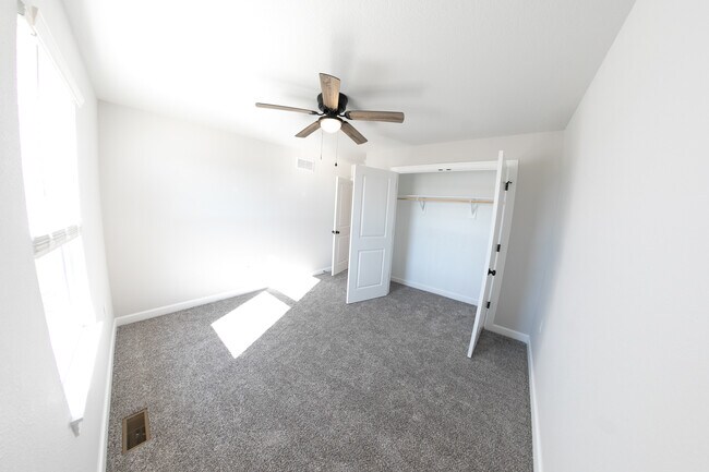 Building Photo - 374 SE 95th Rd