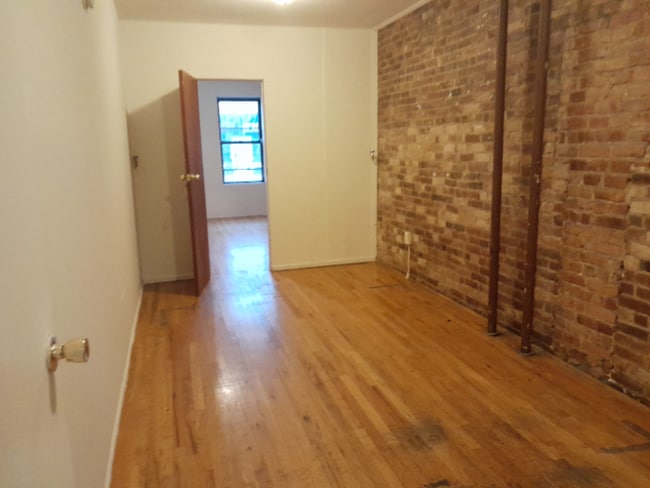 Foto del edificio - 2127 3rd Ave