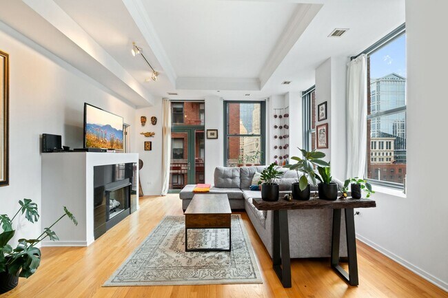 Foto del edificio - 208 W Washington St