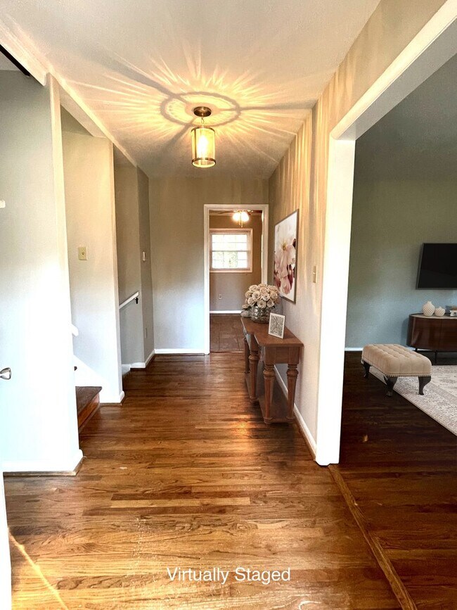 Foto del edificio - Five Points - 4br Home FOR RENT