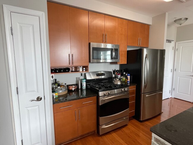 Building Photo - 1390 Kenyon St NW
