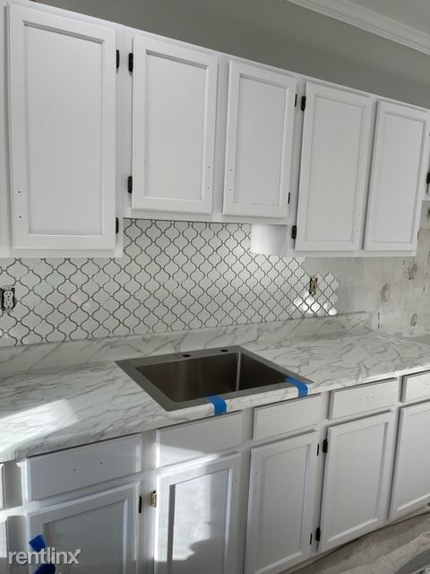 Primary Photo - 2 br, 1 bath Townhome - 632 Washington St