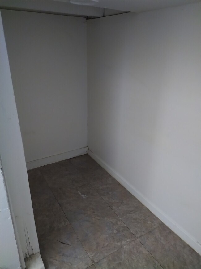 Foto del edificio - 4317 53rd St