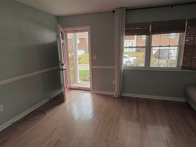 Building Photo - 9 Adkins Ct