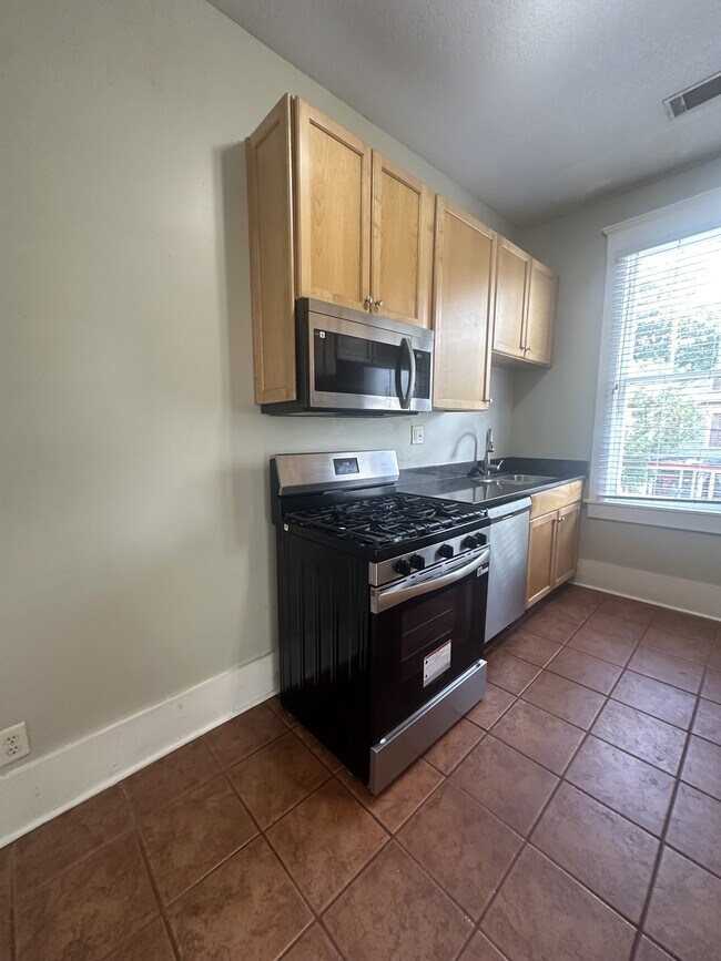 Building Photo - 315 E 38th St