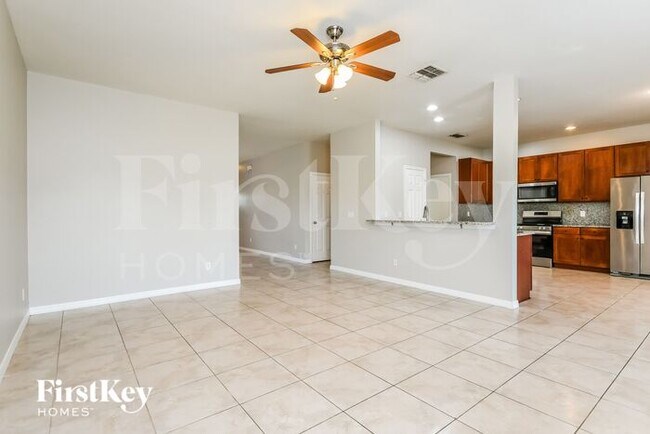 Foto del edificio - 503 Haywood Ln