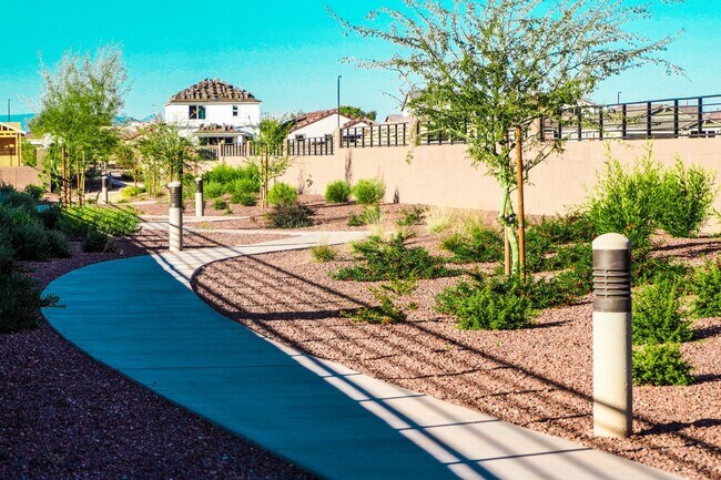 Foto del edificio - Home in Gated Community! Western Enclave! ...