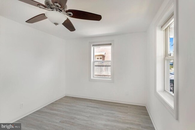 Building Photo - 2446 S Nelson St