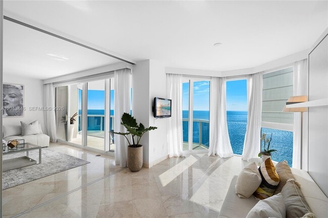 Foto del edificio - 4779 Collins Ave
