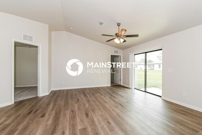 Foto del edificio - 4 Bedroom Pet-Friendly Home in Lehigh Acres, FL with Main Street Renewal