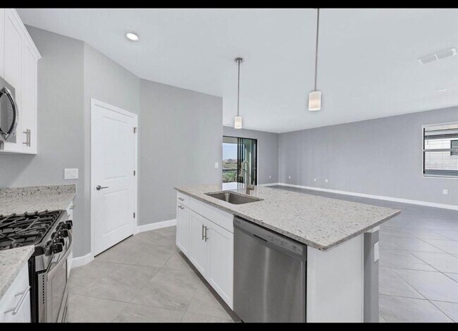 Foto del edificio - 5127 Coral Reef Wy